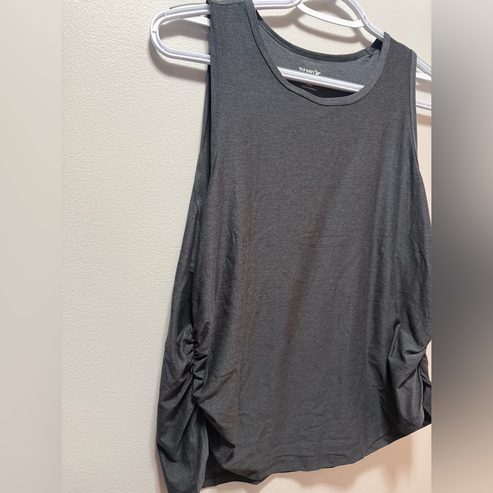 Old Navy Cloud Motion Top - Picture 2 of 3